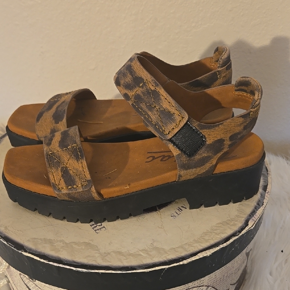 - Leopard Print Sandals with Black Soles